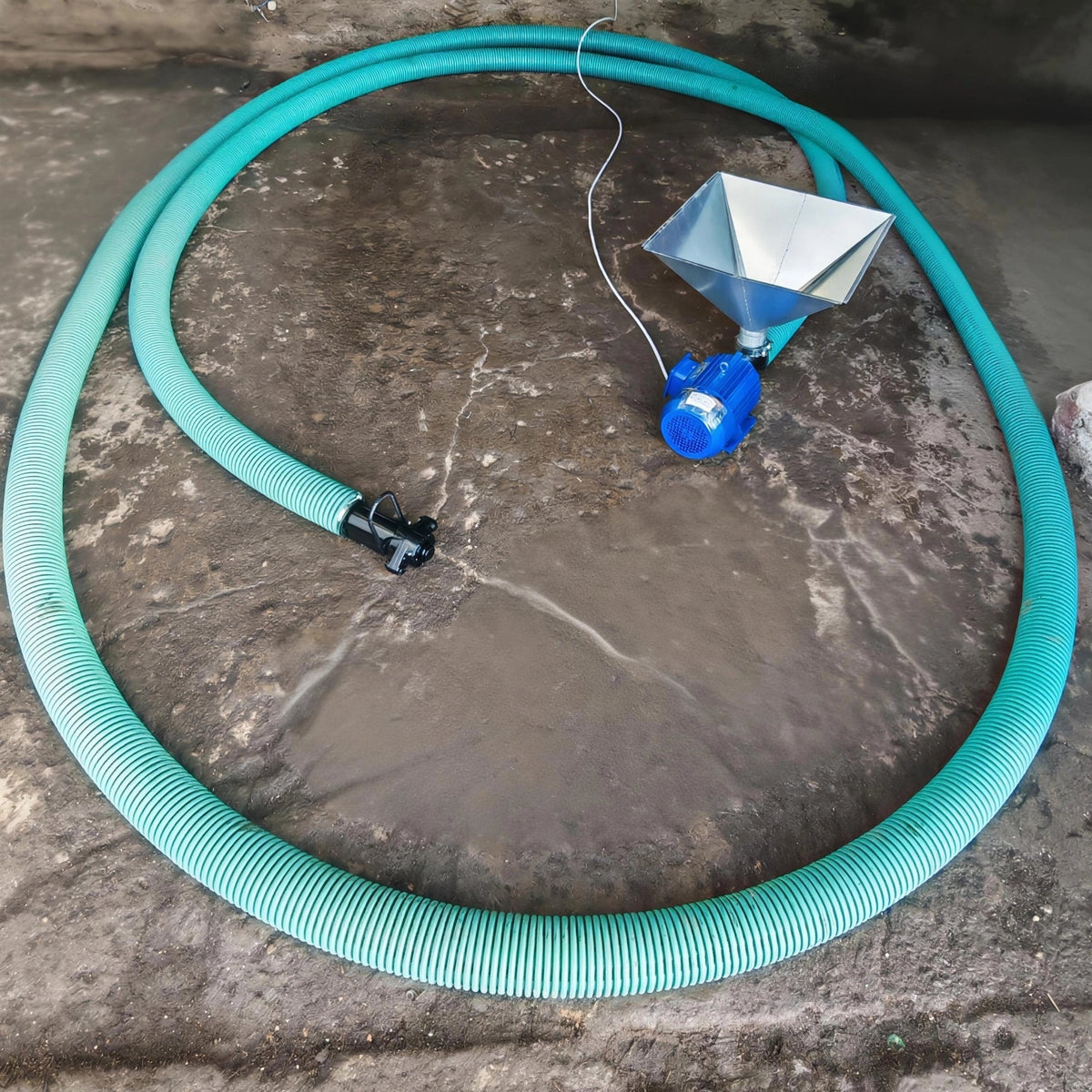 Trasportatore a coclea flessibile con tramoggia usato - 380V