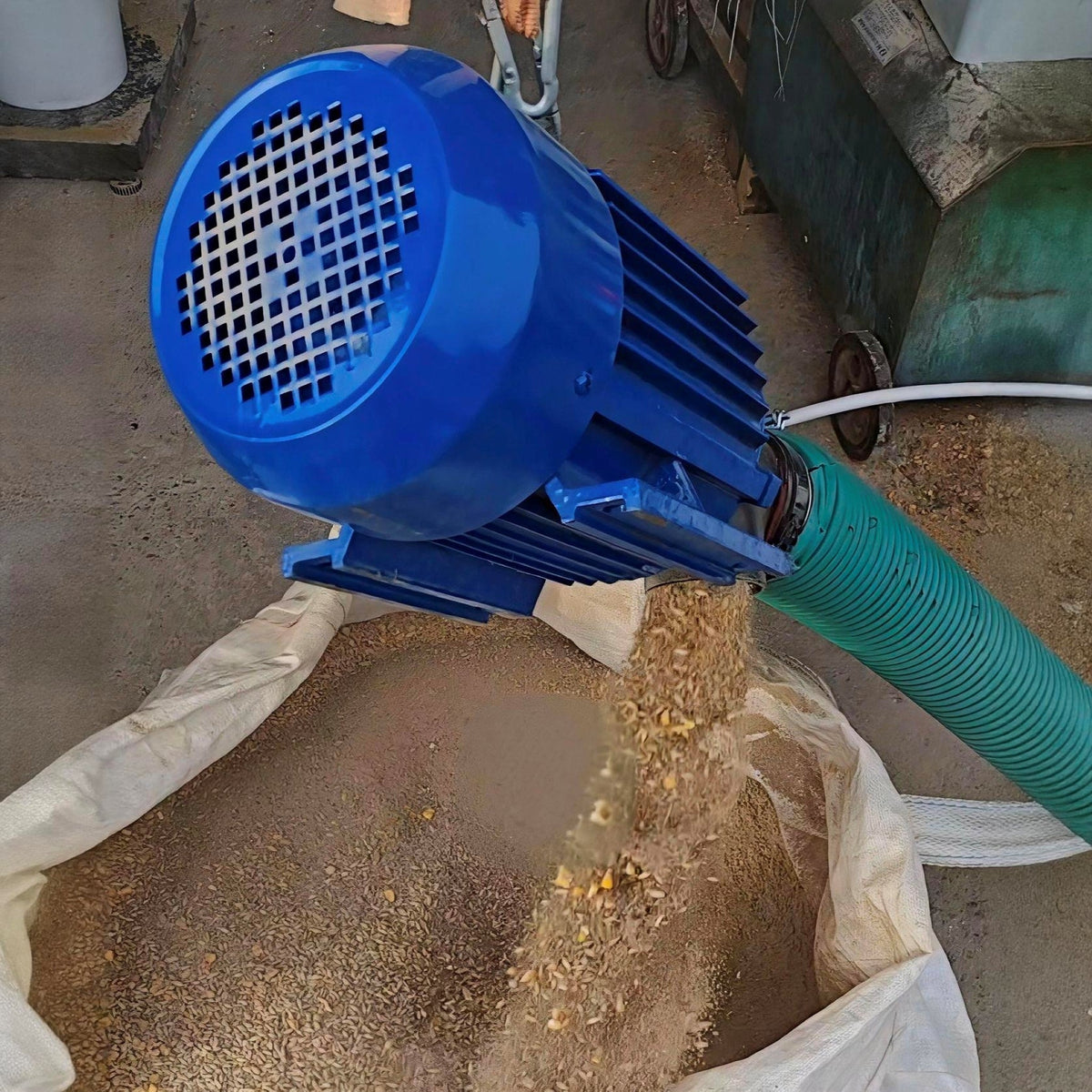 Trasportatore a coclea flessibile per sabbia - 380V